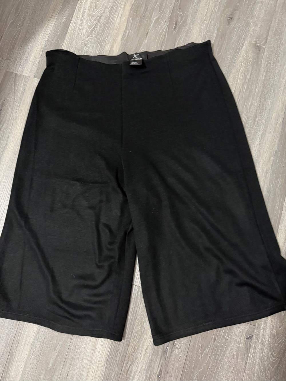 Lemmie for Nina Leonard Black Knit Wide-Leg Shorts sauce 1X